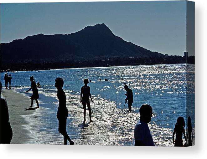 Hawaii Canvas Print featuring the photograph Beach People by Jim Proctor