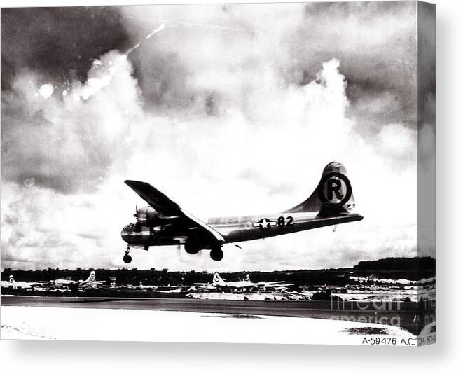 History Canvas Print featuring the photograph Enola Gay Landing After Hiroshima by Photo Researchers