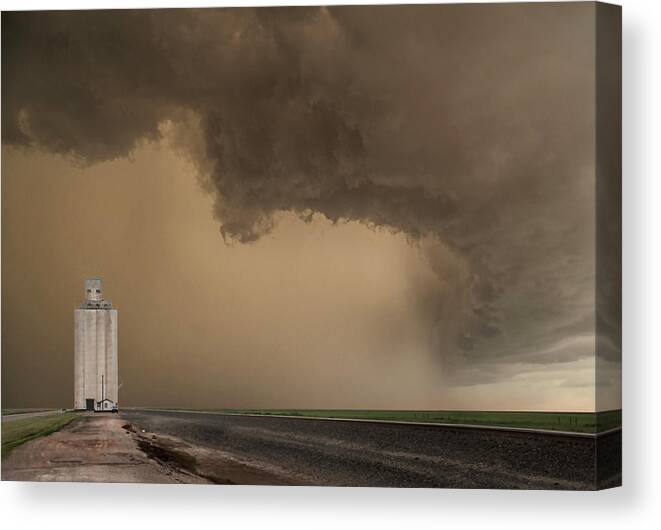 Severe Weather Canvas Print featuring the photograph Mclean Beast by Scott Cordell