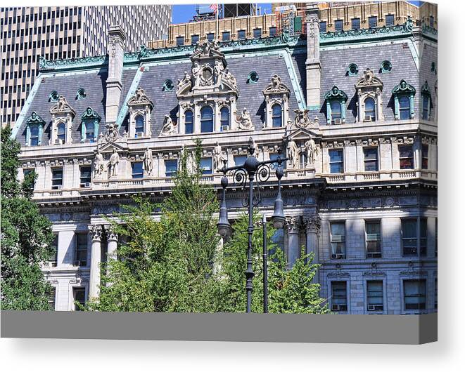 Wright Fine Art Canvas Print featuring the photograph New York County Building by Paulette B Wright