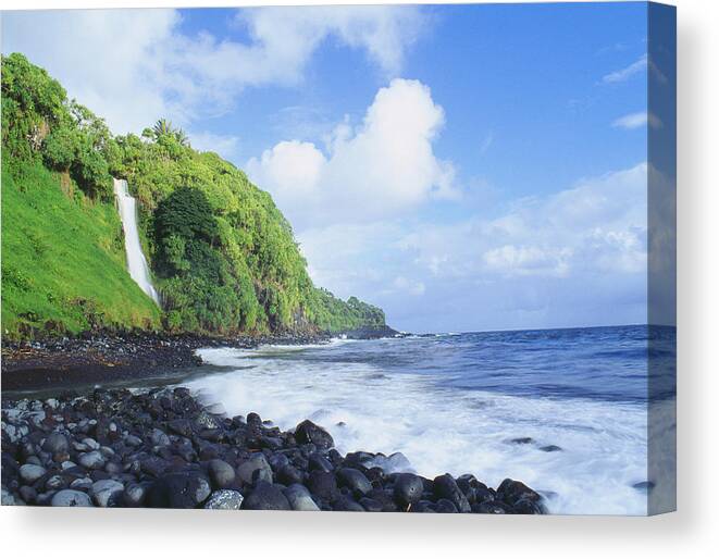 Beautiful Canvas Print featuring the photograph Pokupupu Point by Peter French - Printscapes