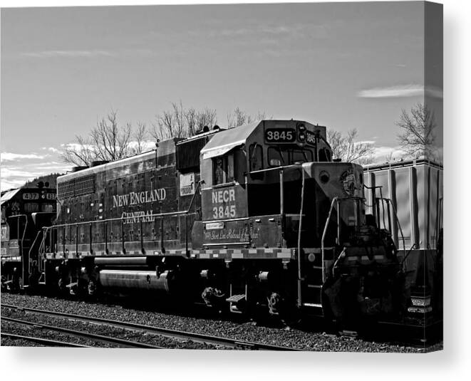 Train Canvas Print featuring the photograph Ready to go by David Pratt