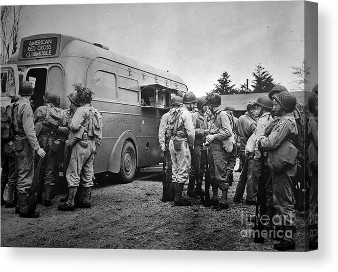 1942 Canvas Print featuring the photograph Red Cross: Clubmobile by Granger