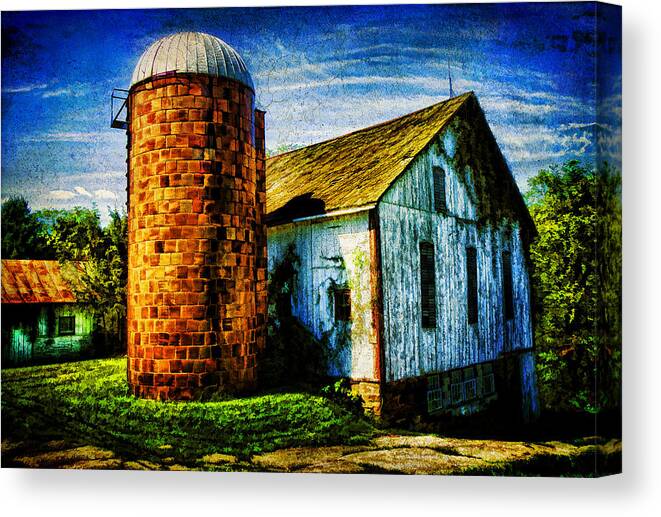  Canvas Print featuring the photograph Vintage Silo by Trudy Wilkerson