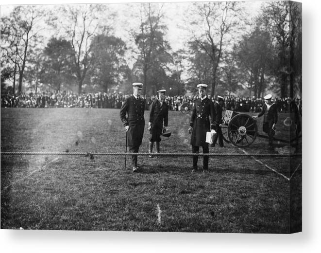 Hyde Park Canvas Print featuring the photograph Tug Of War #1 by Topical Press Agency