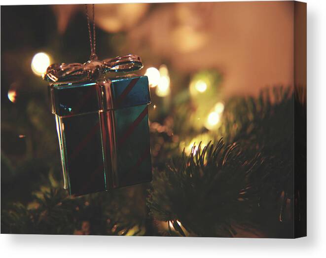 Christmas Canvas Print featuring the photograph A Gift for You by Laurie Search