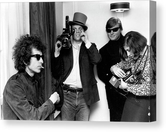 Three Quarter Length Canvas Print featuring the photograph Bob Dylan & D.a. Pennebaker From Dont by Michael Ochs Archives