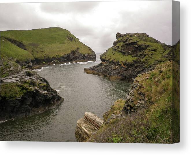 Boscastle Canvas Print featuring the photograph Boscastle Harbour Cliffs Cornwall by Richard Brookes