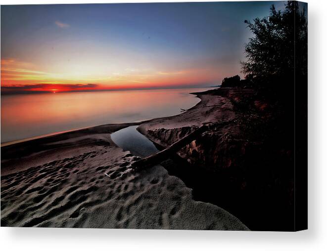 Sunrise Canvas Print featuring the photograph Lake Erie at sunrise by Bill Jonscher