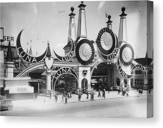 People Canvas Print featuring the photograph Luna Park by Hulton Archive