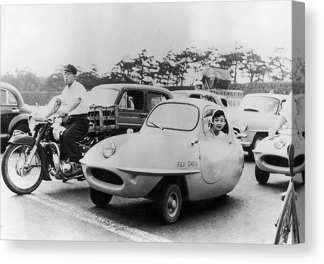 1950-1959 Canvas Print featuring the photograph Mini Fuji Car In Tokyo In 1956 by Keystone-france