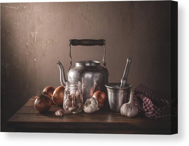 Onions Canvas Print featuring the photograph Spices In The Morning Light by Margareth Perfoncio