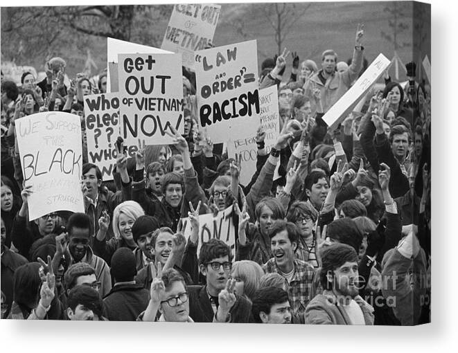 Crowd Of People Canvas Print featuring the photograph Student Anti-vietnam Rally, 1968 by Bettmann