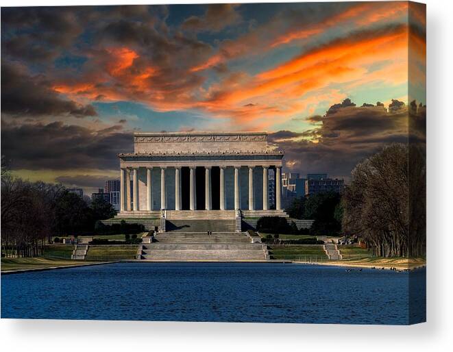 Lincoln Memorial Canvas Print featuring the photograph The Lincoln Memorial #3 by Mountain Dreams