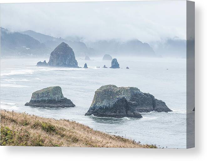 Beach Canvas Print featuring the photograph Cannon Beach by Rudy Wilms