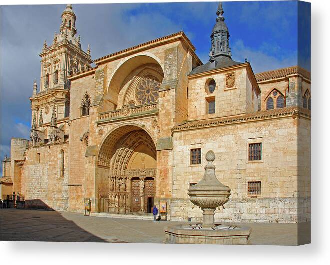 El Burgo De Osma Canvas Print featuring the photograph El Burgo de Osma Cathedral by Les Hutton