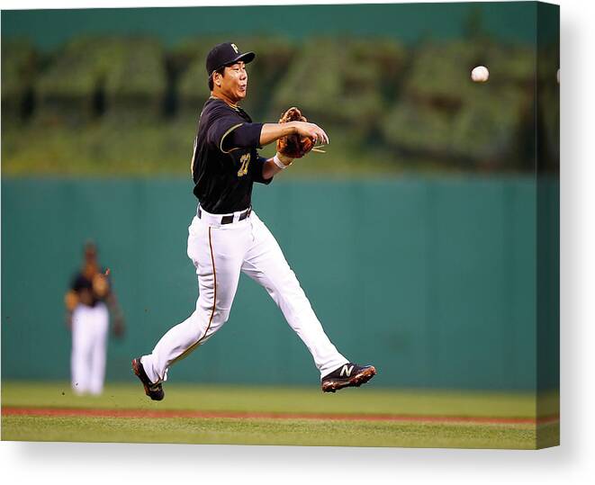 Second Inning Canvas Print featuring the photograph Jung Ho Kang by Jared Wickerham