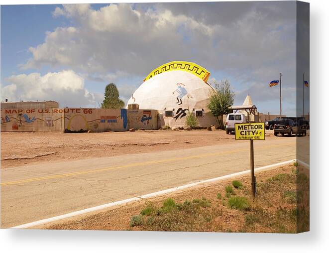 Meteor City Trading Post Photo Canvas Print featuring the photograph Meteor City Trading Post Arizona by Bob Pardue