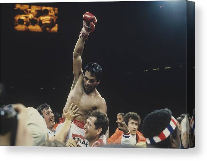 1980-1989 Canvas Print featuring the photograph Roberto Duran... by Focus On Sport