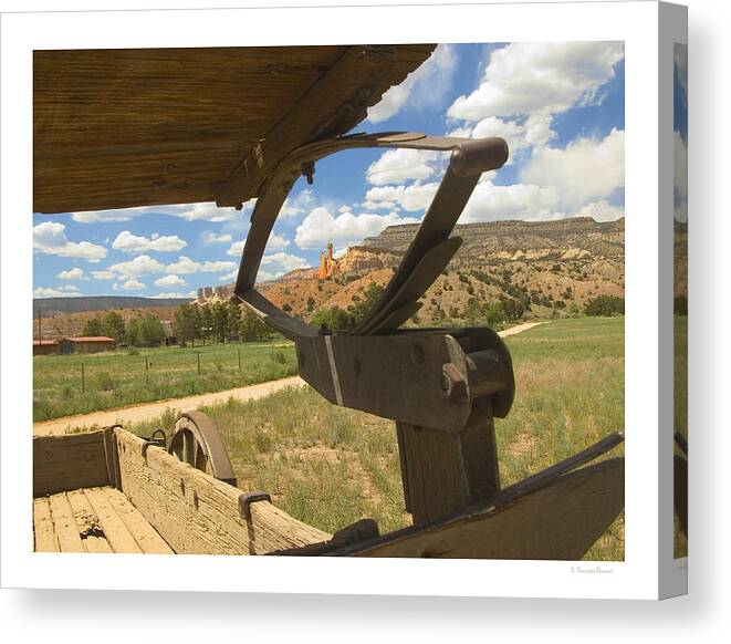 Ghost Ranch Canvas Print featuring the photograph Chimney Rock by R Thomas Berner