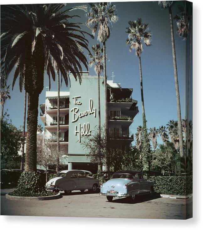 1950-1959 Canvas Print featuring the photograph Beverly Hills Hotel by Slim Aarons