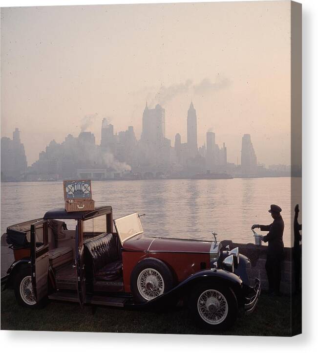 Rolls Royce Canvas Print featuring the photograph New York Picnic by Slim Aarons
