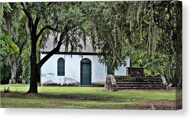 Historic Canvas Print featuring the photograph Strawberry Chapel by Linda Brown