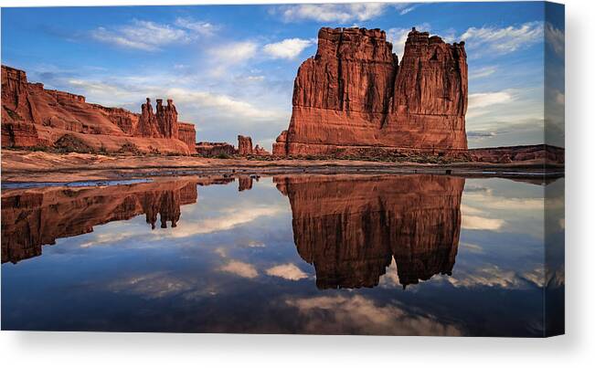 Amaizing Canvas Print featuring the photograph Reflections Of Organ by Edgars Erglis