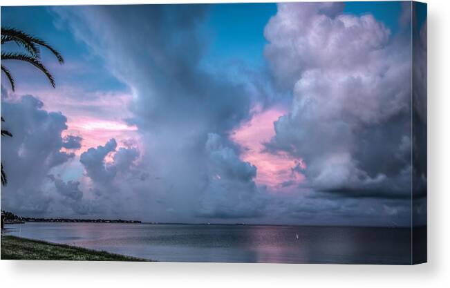 Florida Canvas Print featuring the photograph Sunset peeking by Jane Luxton
