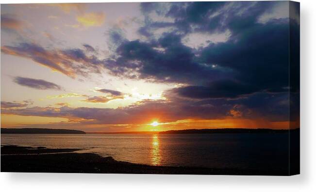 - Maine Sunset 4 Canvas Print featuring the photograph - Maine Sunset 4 by THERESA Nye
