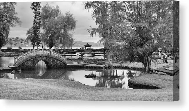 Liliuokalani Gardens Canvas Print featuring the photograph A Peaceful Stroll by Harold Rau