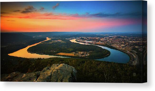 Moccasin Bend Canvas Print featuring the photograph Point Park Overlook by Steven Llorca