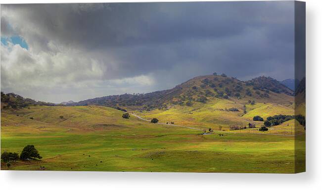Rolling Hills Canvas Print featuring the photograph Idylic Santa Ysabel by Peter Tellone