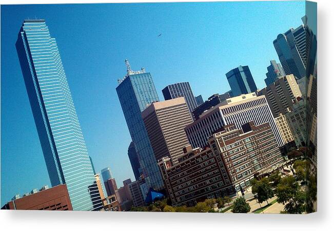 Dallas Canvas Print featuring the photograph Omni Infinity Pool View #1 by Kenny Glover