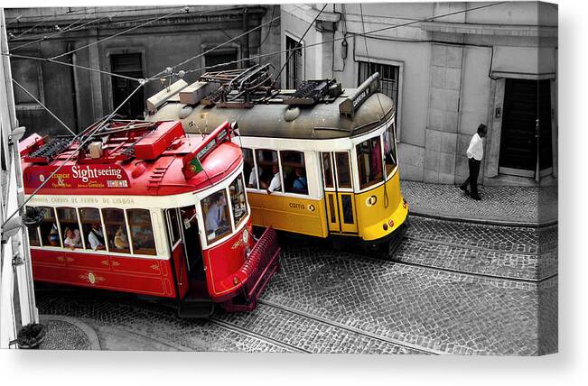 Black And White Canvas Print featuring the photograph Carris @ Lisboa by Pedro Fernandez