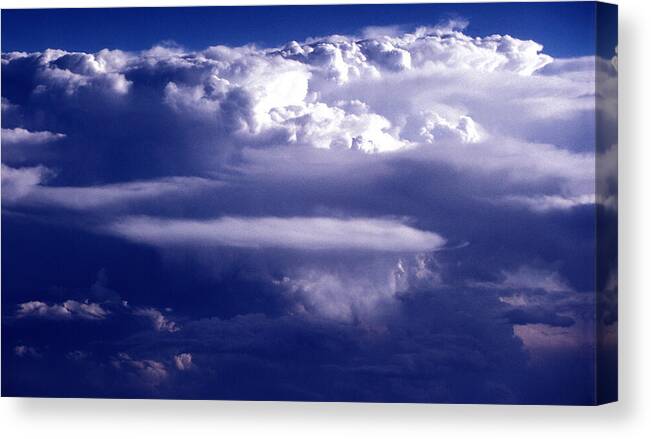 Horizontal Canvas Print featuring the photograph Cloud study - 56 by Paul W Faust - Impressions of Light