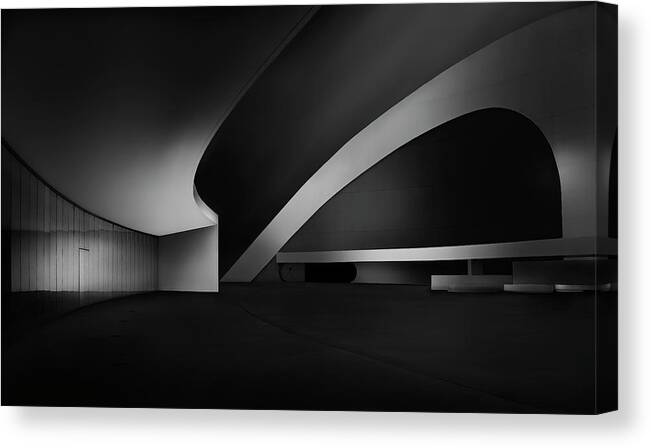 Niemeyer Canvas Print featuring the photograph Niemeyer by Fran Osuna