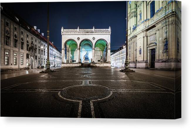 Tranquility Canvas Print featuring the photograph Odeonsplatz by Mos-photography