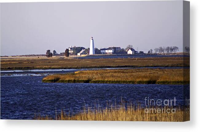 Lighthouse Canvas Print featuring the photograph Toward Saybrook by Joe Geraci