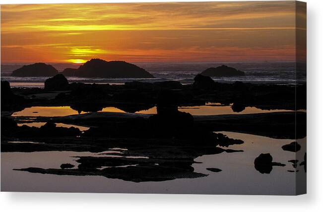 Pacific Canvas Print featuring the photograph An Adequate Sunset by HW Kateley