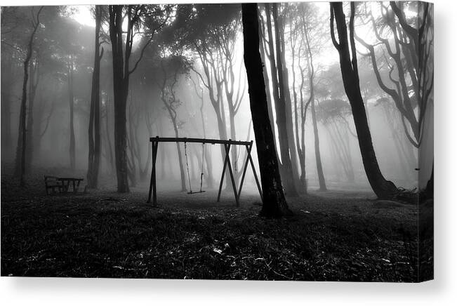 Landscape Canvas Print featuring the photograph Broken dreams by Jorge Maia