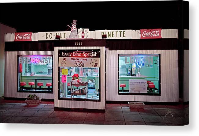 Do-nut Dinette Canvas Print featuring the photograph Do-Nut Dinette by T Cairns