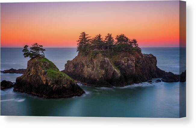 Sunrise Canvas Print featuring the photograph Islands in the Sea by Darren White