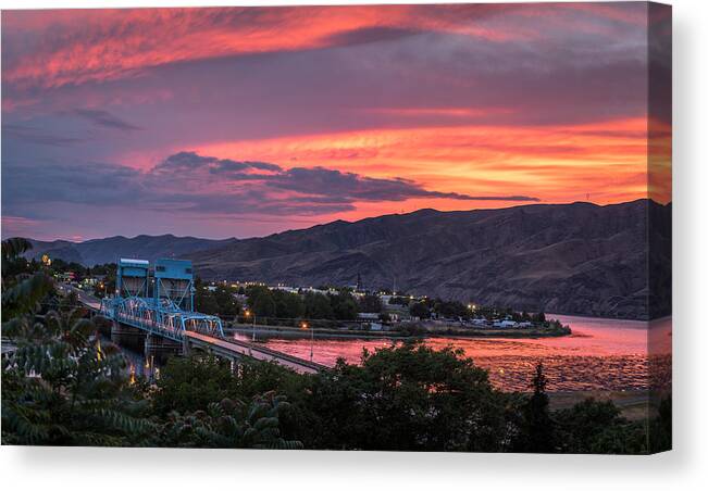 Lewiston Canvas Print featuring the photograph Normal Hill Sunset by Brad Stinson