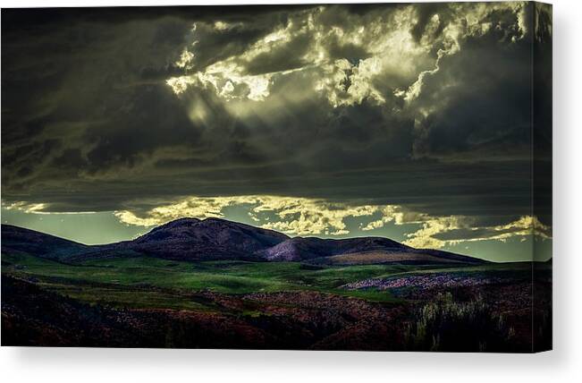  Canvas Print featuring the photograph The Twisted Sky by Dan Kinghorn