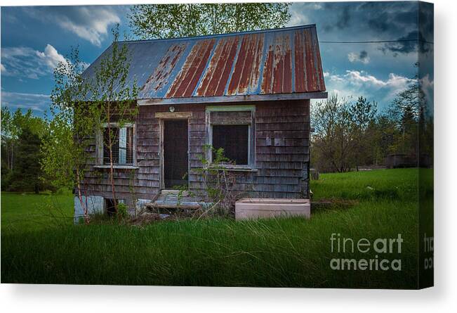 Abandoned Canvas Print featuring the photograph Tiny Farmhouse by Roger Monahan