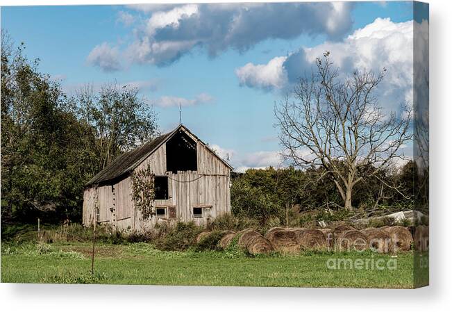 Barn Canvas Print featuring the photograph Spooky barn by Sam Rino