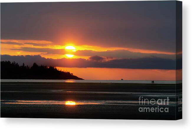 Sunrise Canvas Print featuring the photograph Beauty Of A New Day by Bob Christopher