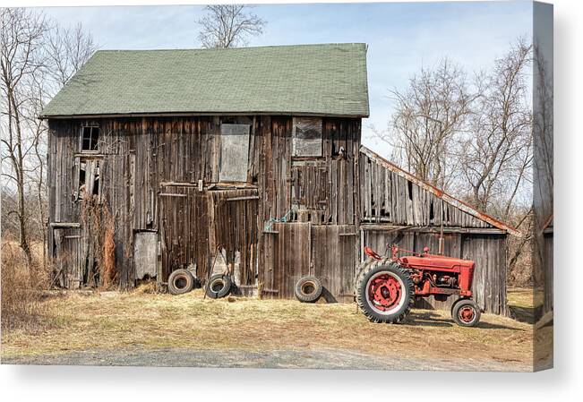 Farm Canvas Print featuring the photograph Barn on the Canal by David Letts