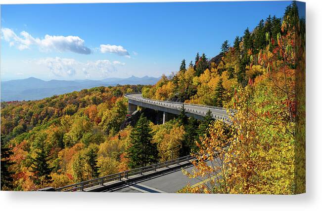 Usa Canvas Print featuring the photograph Linn Cove Viaduct by William Kennedy